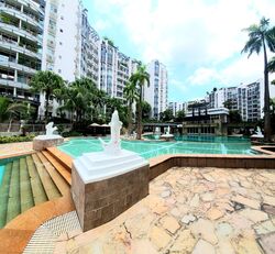 Hillington Green (D23), Condominium #572694041